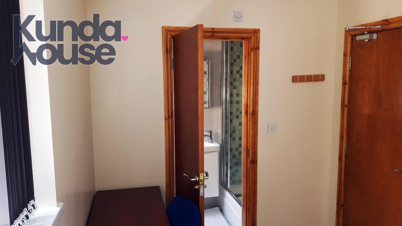 Kunda House Bournbrook Villa Birmingham Buitenkant foto
